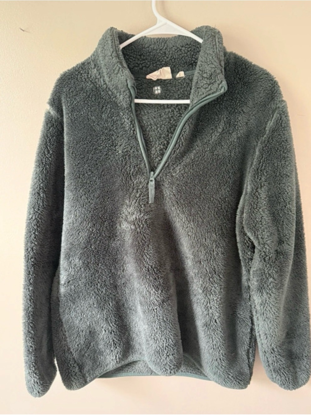 Woman’s Mountain Warehouse Sherpa Fleece Pullover Size 14